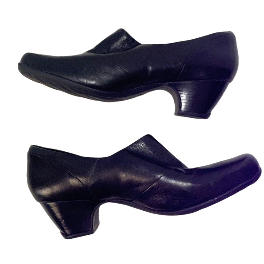 Clarks Artisan Women's Black Leather Smocked Slip-On Shootie Shoe Size 12M - Picture 14 of 14